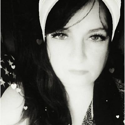 Profile Picture of Bella Caruso Je Suis Marié  💕 💕 (@champ_estelle) on Twitter