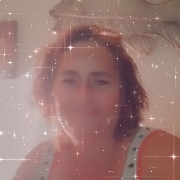 Profile Picture of Dawn Mouser (@dawn32413) on Poshmark