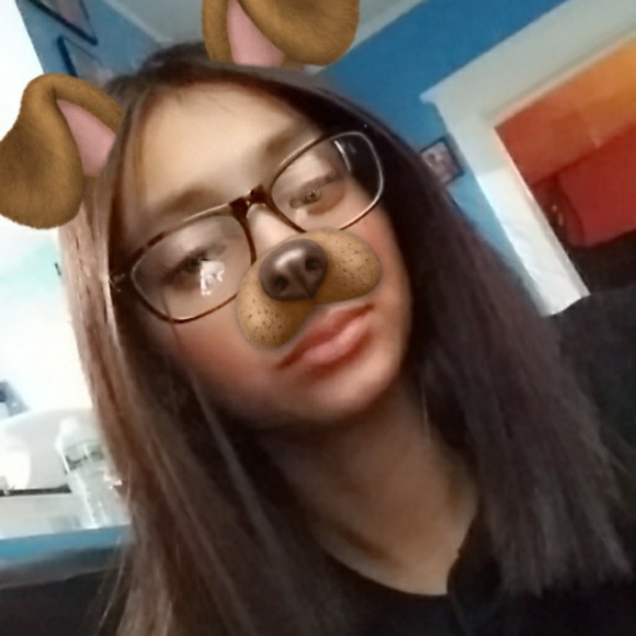 Profile Picture of Stephanie Jalca (@stephanie_jalca) on Poshmark