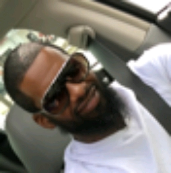 Profile Picture of Carlos Deedon (@eastsidels) on Poshmark