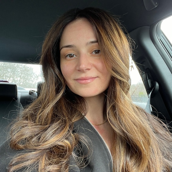 Profile Picture of Melissa Castignoli (@melizacaztilano) on Poshmark