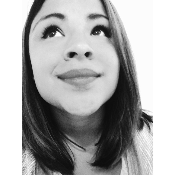 Profile Picture of Evelyn Girgenti (@eveyrose88) on Poshmark