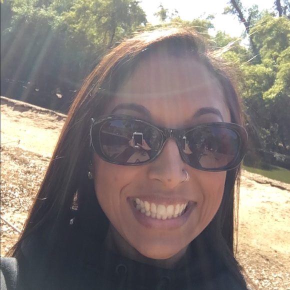 Profile Picture of Christy Kuntz (@christy0813000) on Poshmark