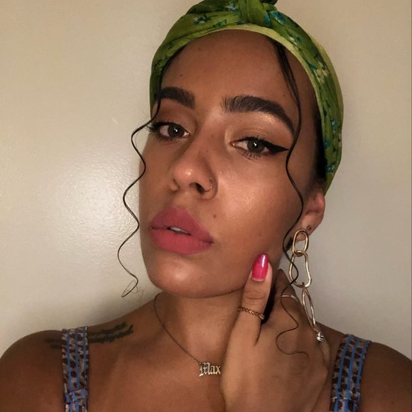 Profile Picture of Olivia Stevenson (@oliviamaxine) on Poshmark