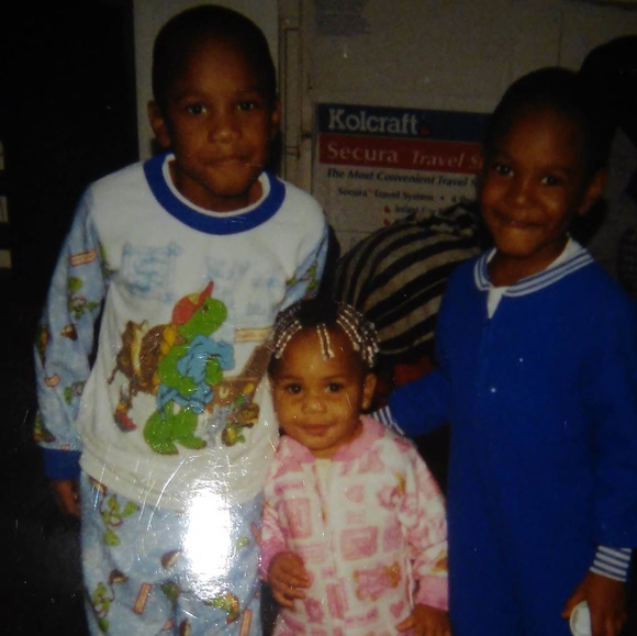 Profile Picture of Devonte Moore (@mamamojoe) on Poshmark