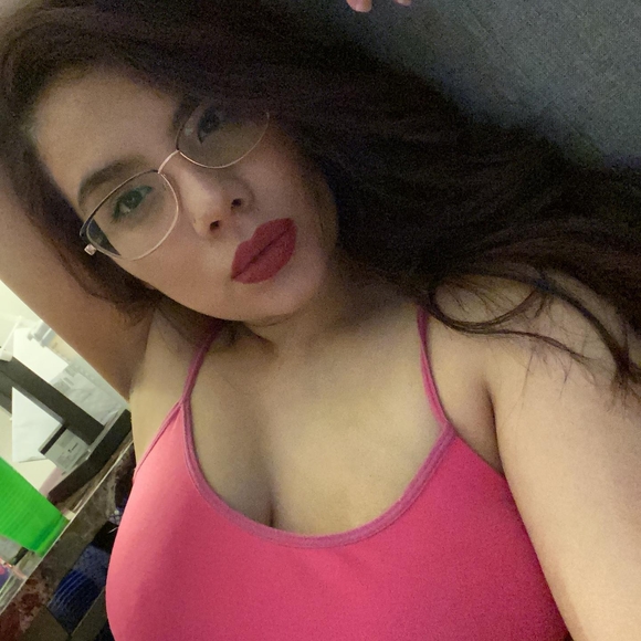 Ariadna Toyama - Poshmark Profile Picture of Ariadna Toyama (@ariadnatoyama) on Poshmark