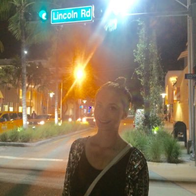 Profile Picture of Rafaella Fernandez (@EllaFenzMincone) on Twitter