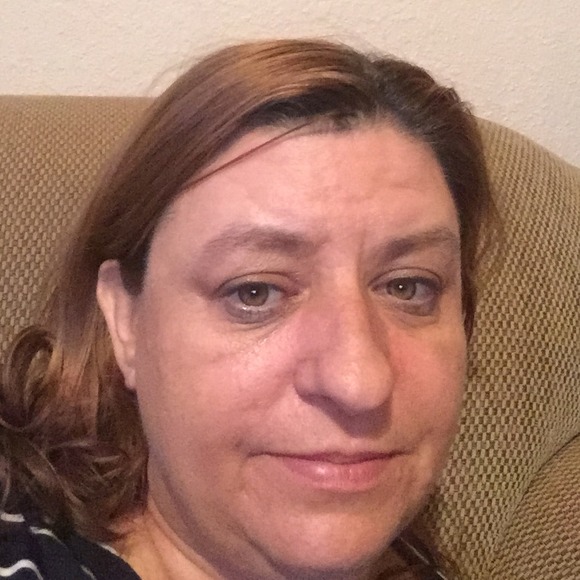 Profile Picture of Jane Weatherly (@jseymourwea) on Poshmark