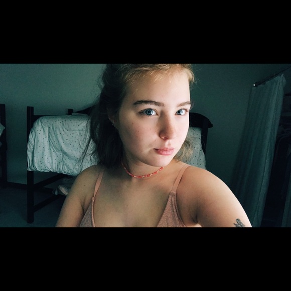 Profile Picture of Christine Lockwood (@christinelockwo) on Poshmark