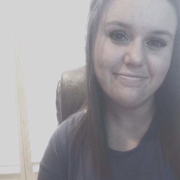 Profile Picture of Kaitlin Kilts (@kiltska) on Poshmark