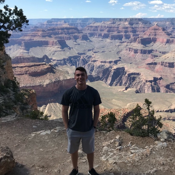 Profile Picture of Justin Gerasimou (@gerasimou12) on Poshmark