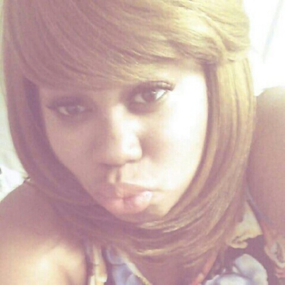 Profile Picture of Kim Moon (@thickfashion) on Poshmark