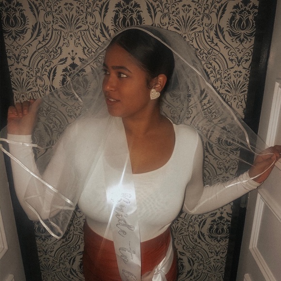 Profile Picture of Bianca Estevez (@biancaestevez) on Poshmark