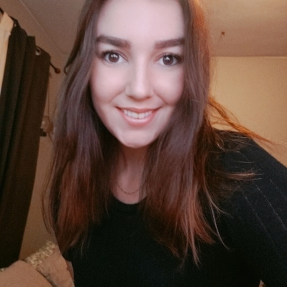 Profile Picture of Sarah morgan Zacharias (@sarahmorganzach) on Poshmark