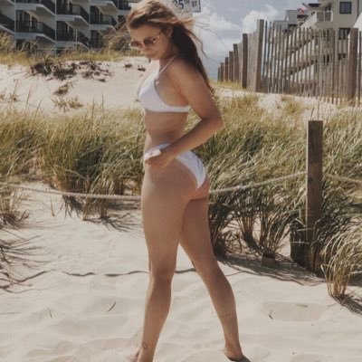 Profile Picture of Julia Maybroda (@MaybrodaJulia) on Twitter