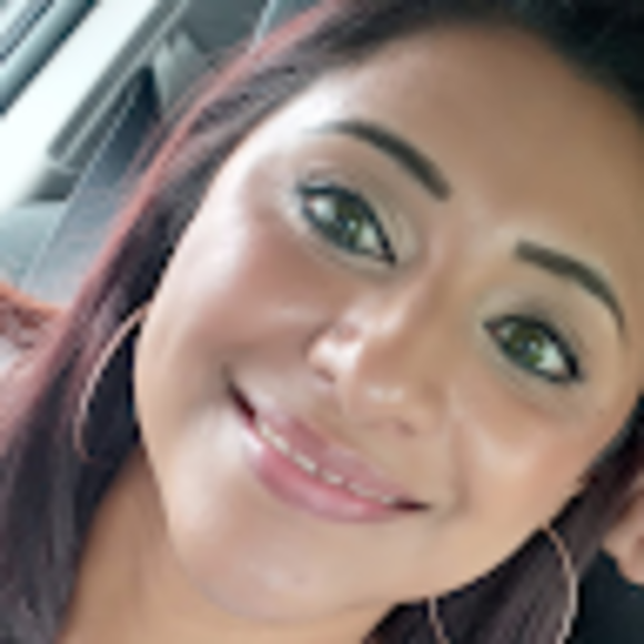 Profile Picture of Paola Sanchez (@paolasanchez111) on Poshmark