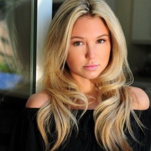 Profile Picture of Jade Falcon (@jaderfalcon) on Poshmark