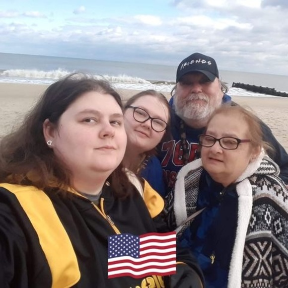 Profile Picture of Robert Fulton (@queenguy1966) on Poshmark