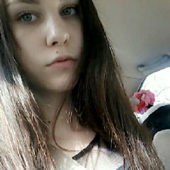 Profile Picture of Christina Kereczman (@christinakere) on Poshmark