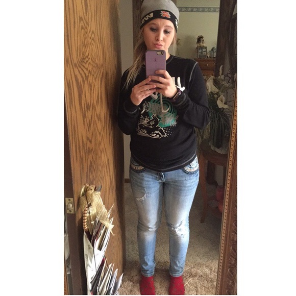 Profile Picture of Paige Emter (@yamaha_paige) on Poshmark