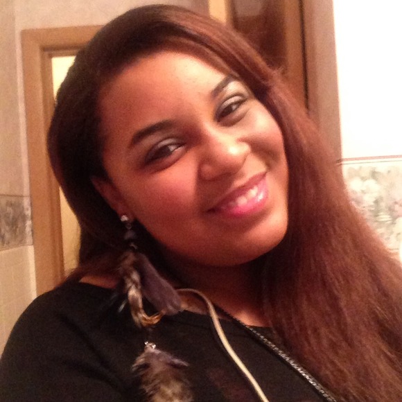 Profile Picture of Tyona Veley (@ty_pookie) on Poshmark