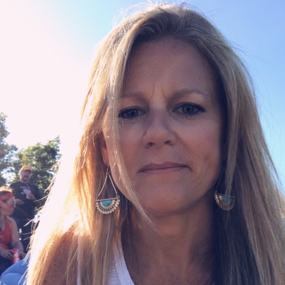 Profile Picture of Heidi Hribernik (@hribernikh) on Poshmark