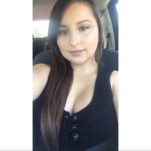 Profile Picture of Jessica Camargo (@jessica22793) on Poshmark