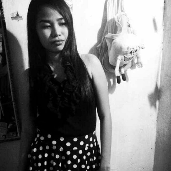 Profile Picture of Gemmalyn Wilkinson (@gemspace) on Poshmark