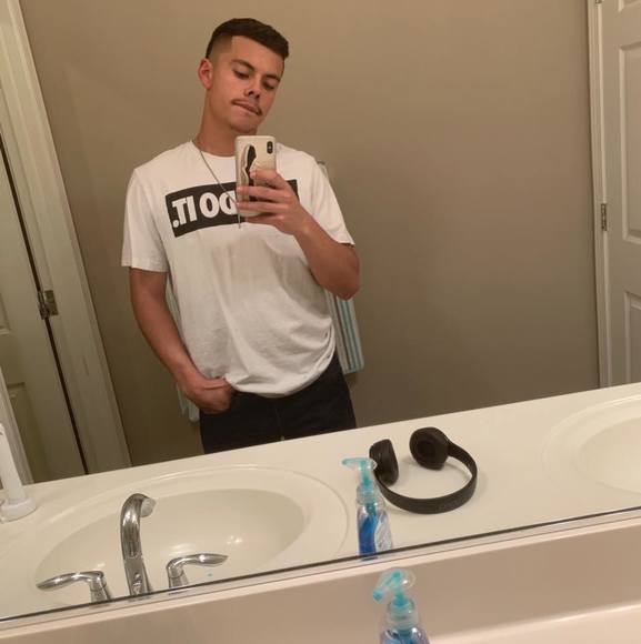 Profile Picture of Alex Villegas (@alexvillegas202) on Poshmark