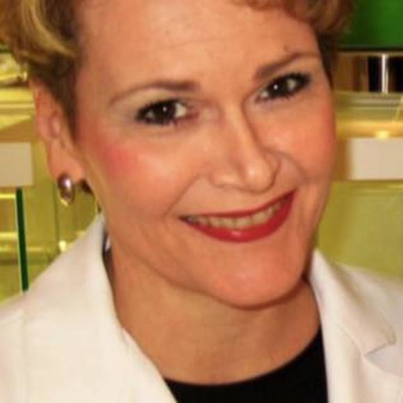 Profile Picture of Christine Urmann (@christineurmann) on Poshmark