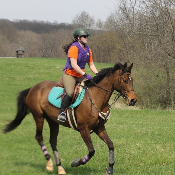 Haley Burger - Poshmark Profile Picture of Haley Burger (@eventer9999) on Poshmark