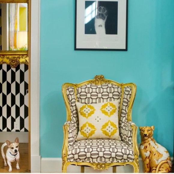 Profile Picture of Samira Bregeth (@lemonsandcoffee) on Poshmark