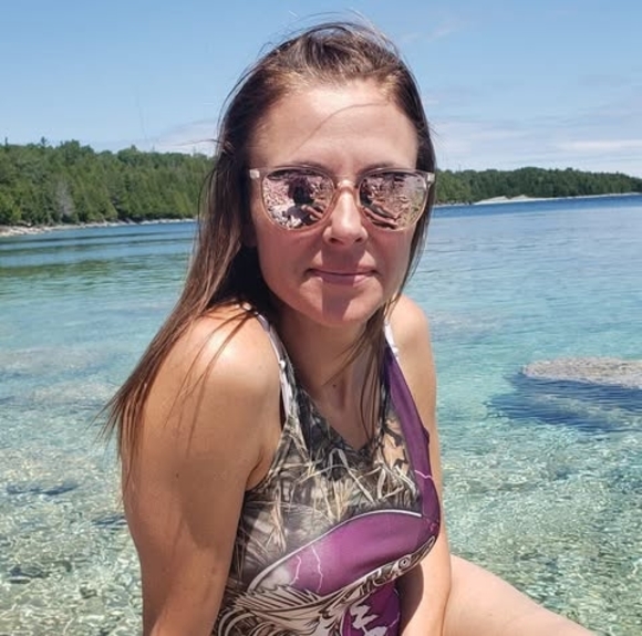 Profile Picture of Manon Breault (@manon025) on Poshmark