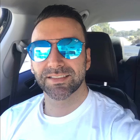 Profile Picture of Diego Mesa (@diegomn44) on Poshmark