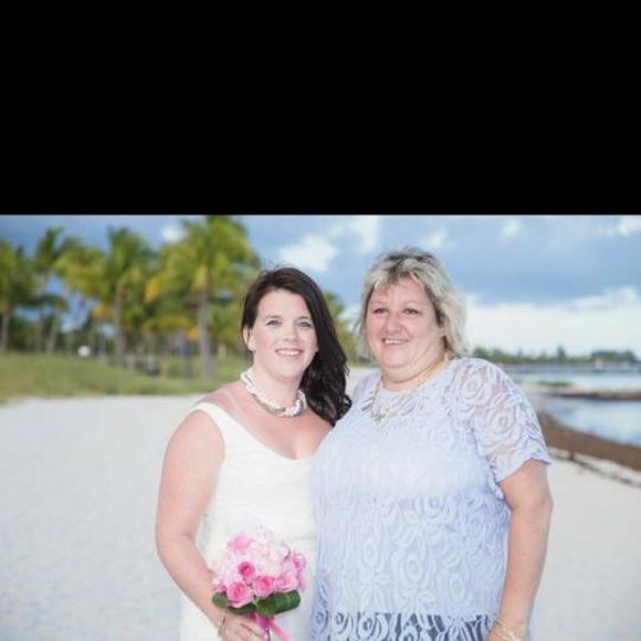 Profile Picture of Keri Betterman (@kerimarie1) on Poshmark