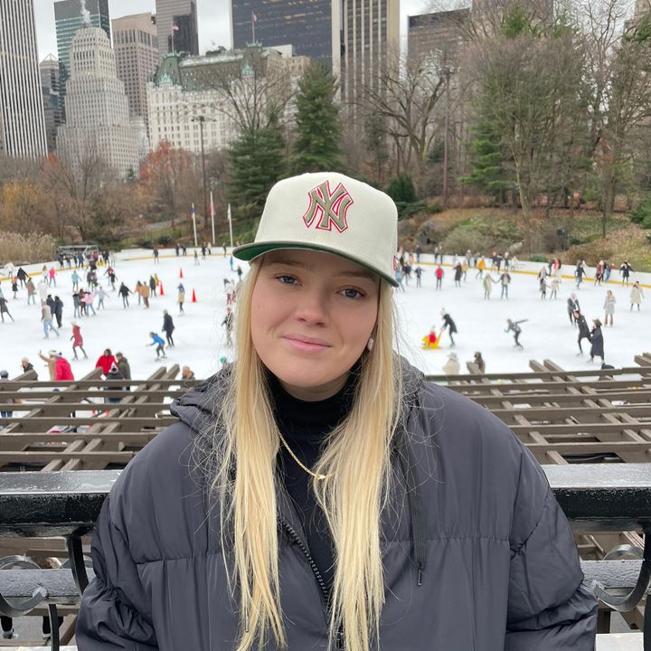 Profile Picture of courtney (@courtneyrockelle) on Tiktok