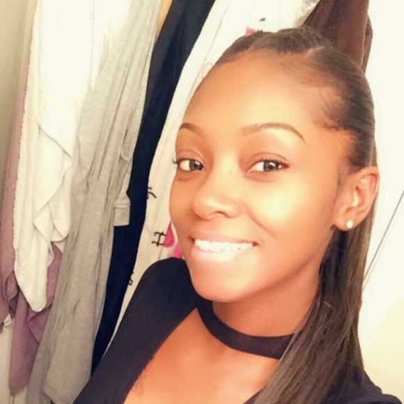Profile Picture of Tiana Roberts (@tianaroberts90) on Poshmark