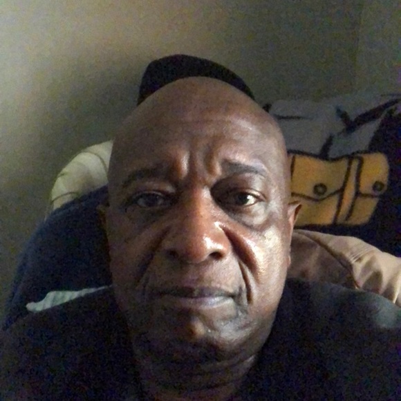 Profile Picture of Jerome Bennett (@jbennetth33) on Poshmark