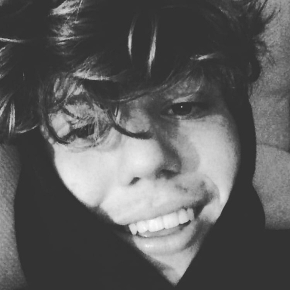 Profile Picture of Michael Vandre (@michaelvandre) on Poshmark