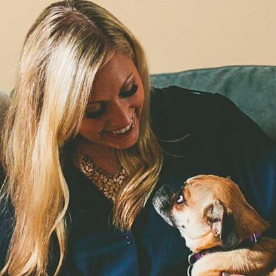 Profile Picture of Lisa Bogart (@lisacbogart) on Twitter