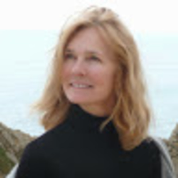 Profile Picture of Cynthia Curtner (@cynthiacurtner) on Poshmark