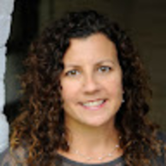 Profile Picture of Sarah Larmee (@sarah_larmee) on Poshmark