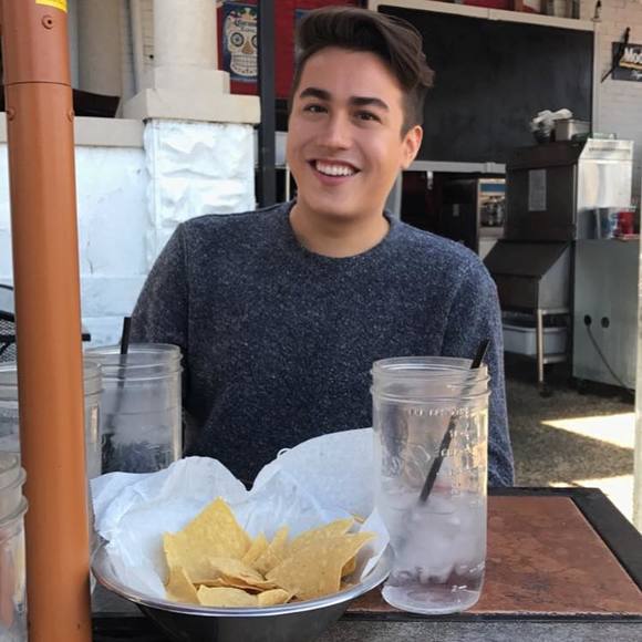 Profile Picture of Kyle Wong (@kylewong1) on Poshmark