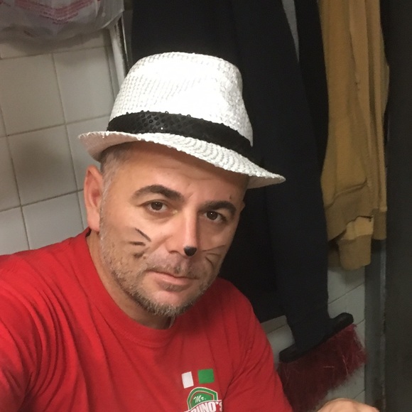 Profile Picture of Ili Papraniku (@ylli1977) on Poshmark