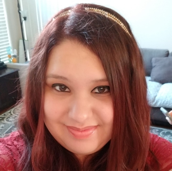 Profile Picture of Eilana Marie (@emh_design) on Poshmark