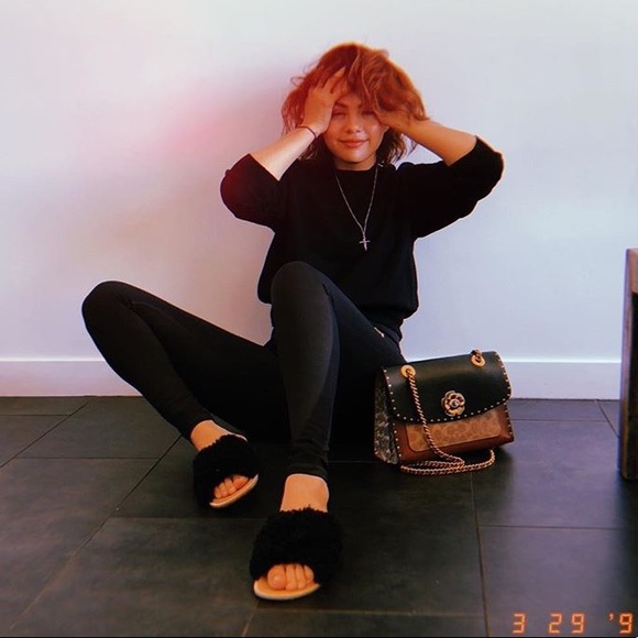 Profile Picture of Kate Vandreel (@quiet_knight) on Poshmark