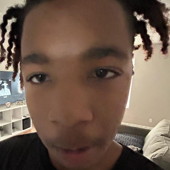 Profile Picture of Mya Willis (@w3_luh_riri) on Poshmark