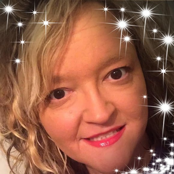 Profile Picture of Lynn Lambert (@lambertlynn5) on Poshmark