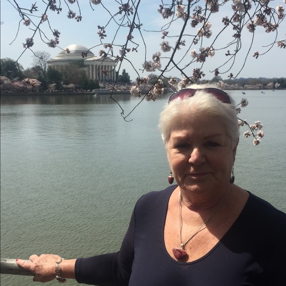 Profile Picture of Kathleen Margoles (@kmargoles) on Poshmark