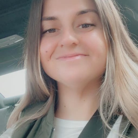 Profile Picture of Taylor Gonci (@tgonci) on Poshmark